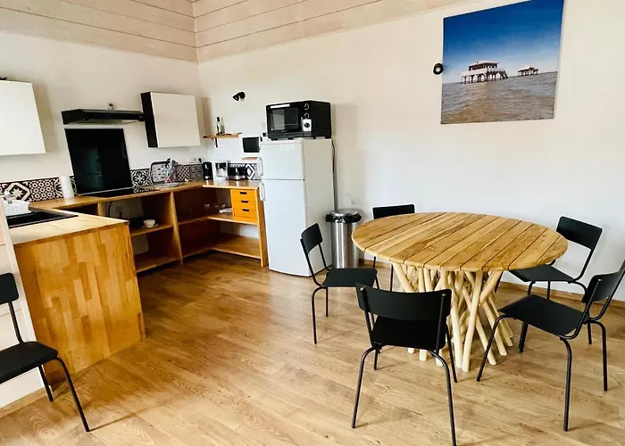 Maison Bois Du Bassin Nyaraló *