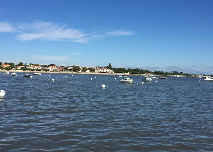 Maison Bois Du Bassin Nyaraló *